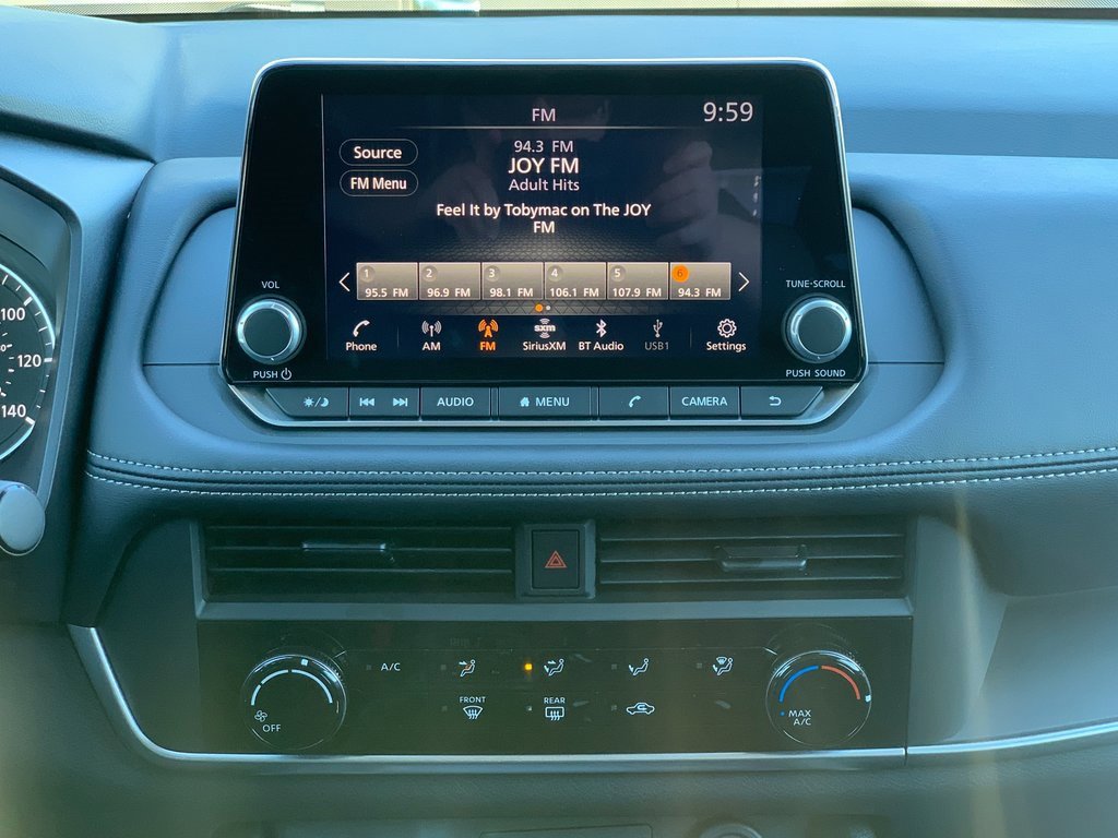 Used 2025 Nissan Rogue S image 16