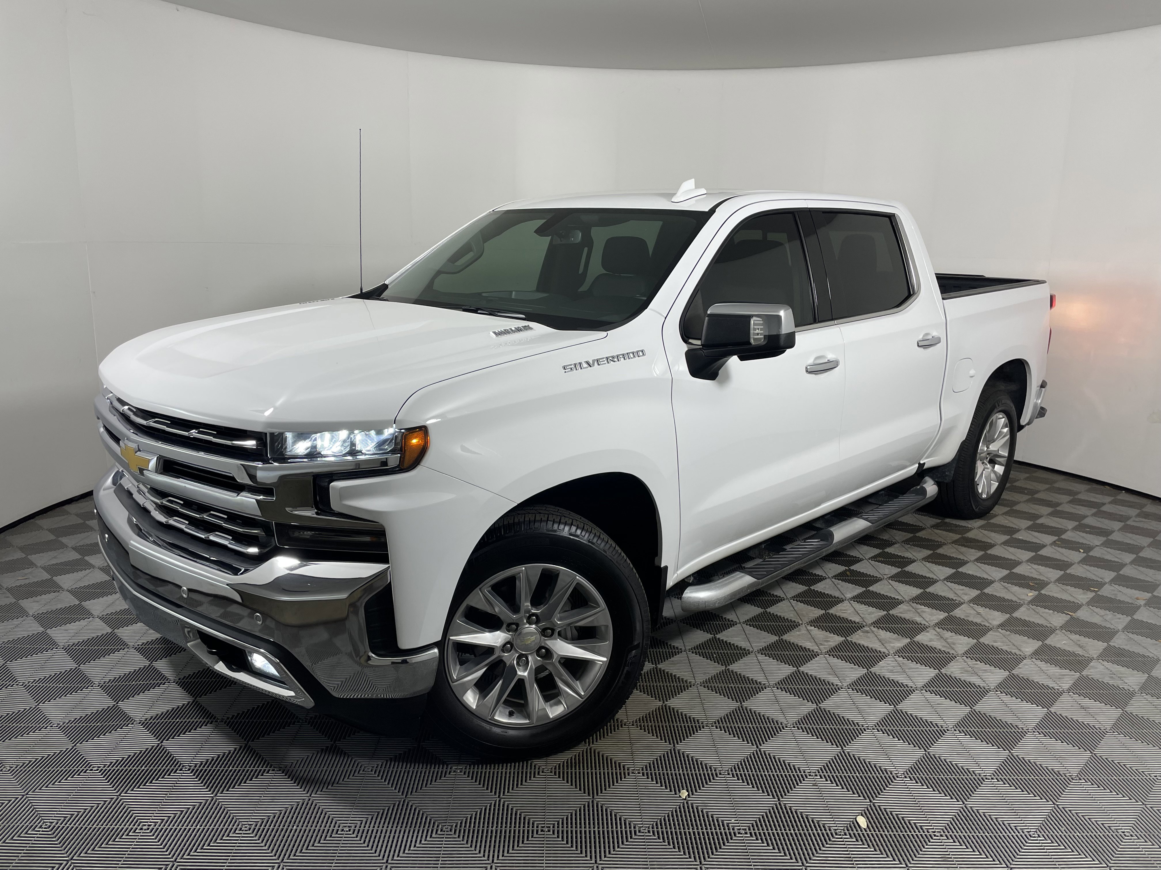 Used 2021 Chevrolet Silverado 1500 LTZ image 1