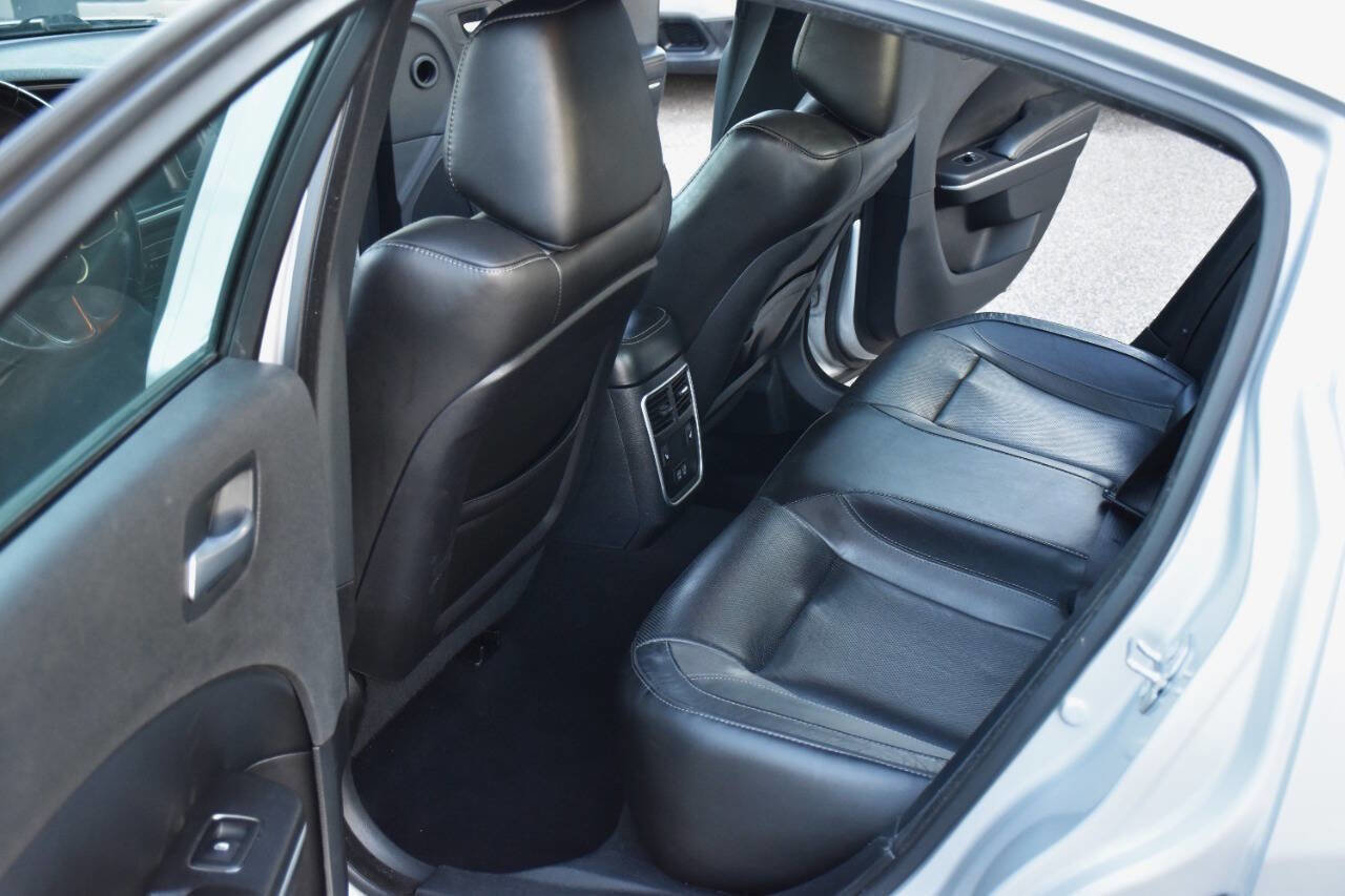 Used 2021 Dodge Charger SXT w/ Leather Interior Group RWD image 11