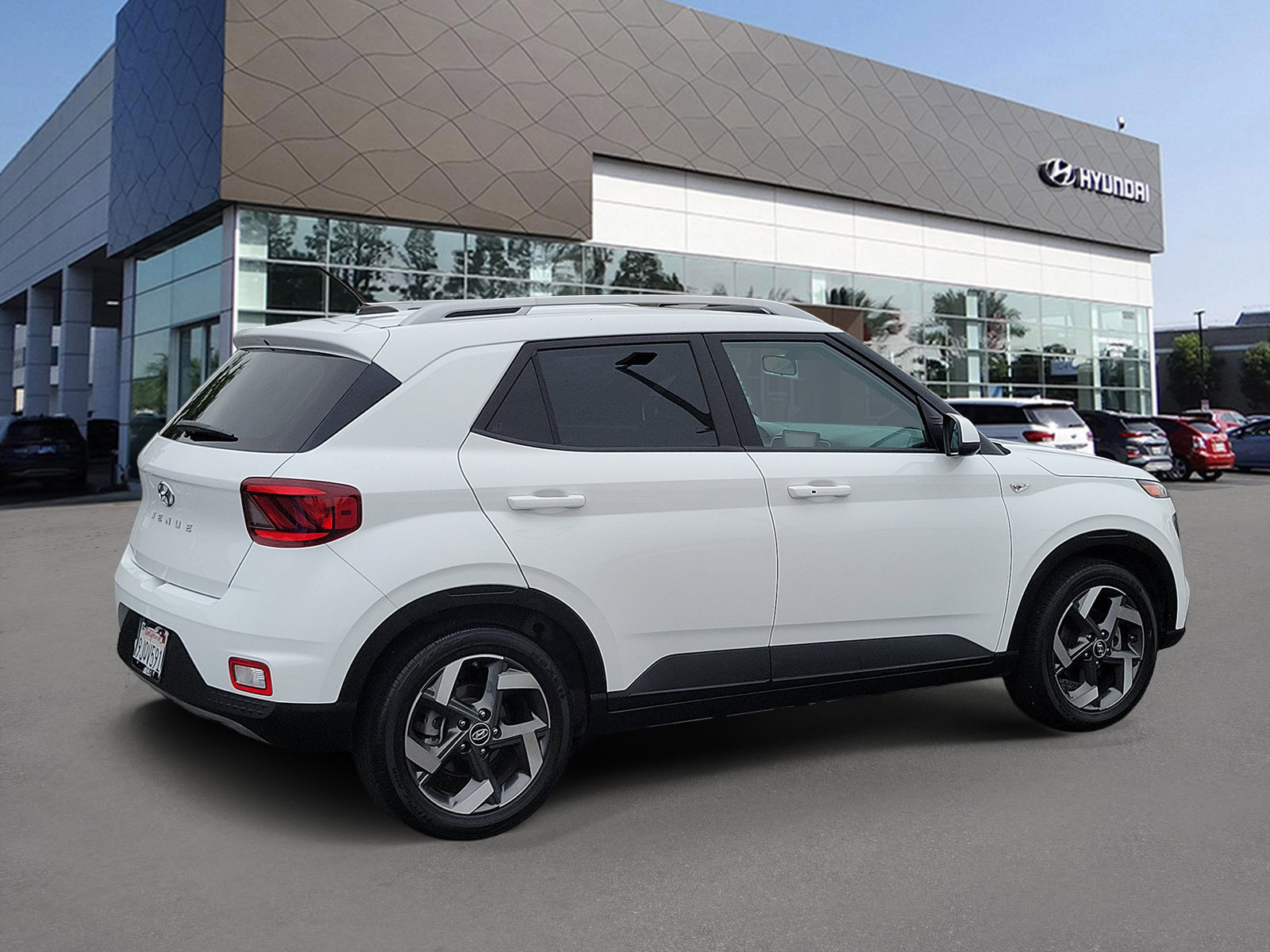 Certified 2024 Hyundai Venue SEL FWD image 2