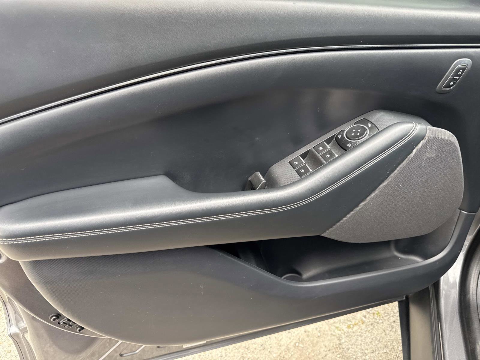 Used 2021 Ford Mustang Mach-E Select image 13