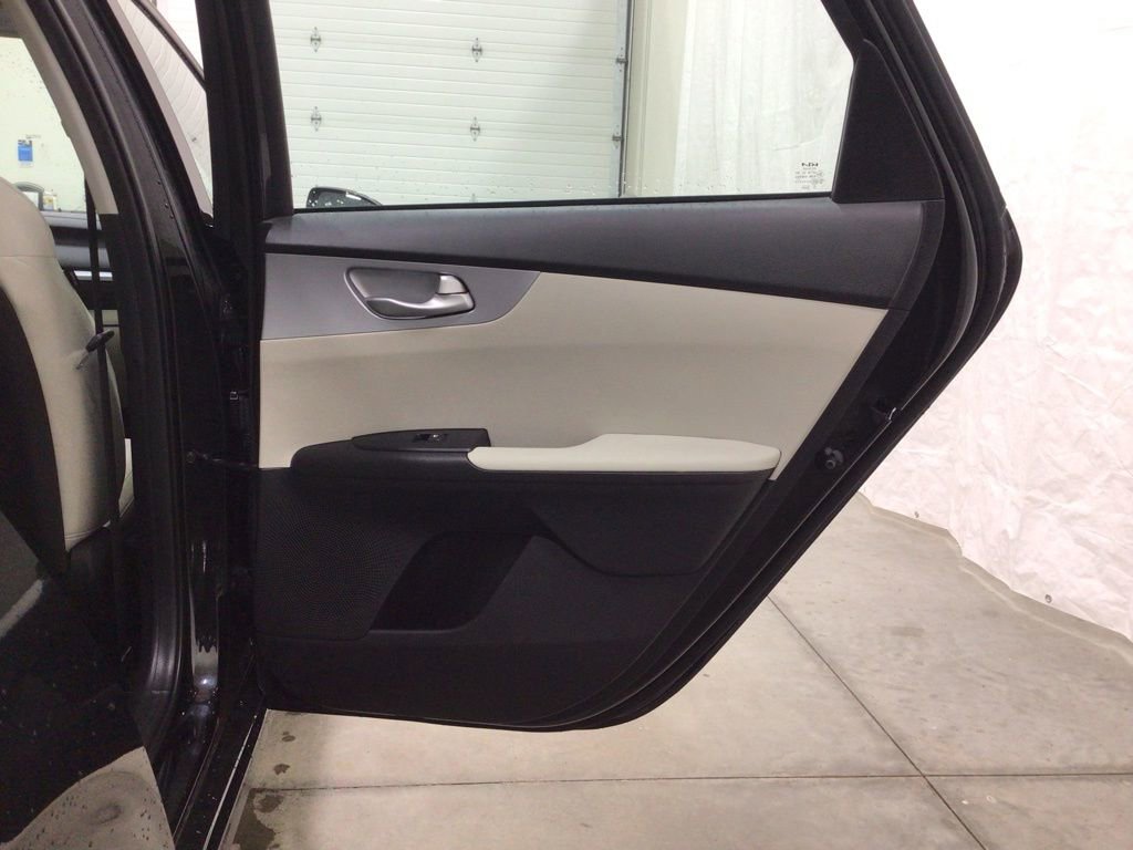 Used 2023 Kia Forte LXS w/ LXS Technology Package image 27