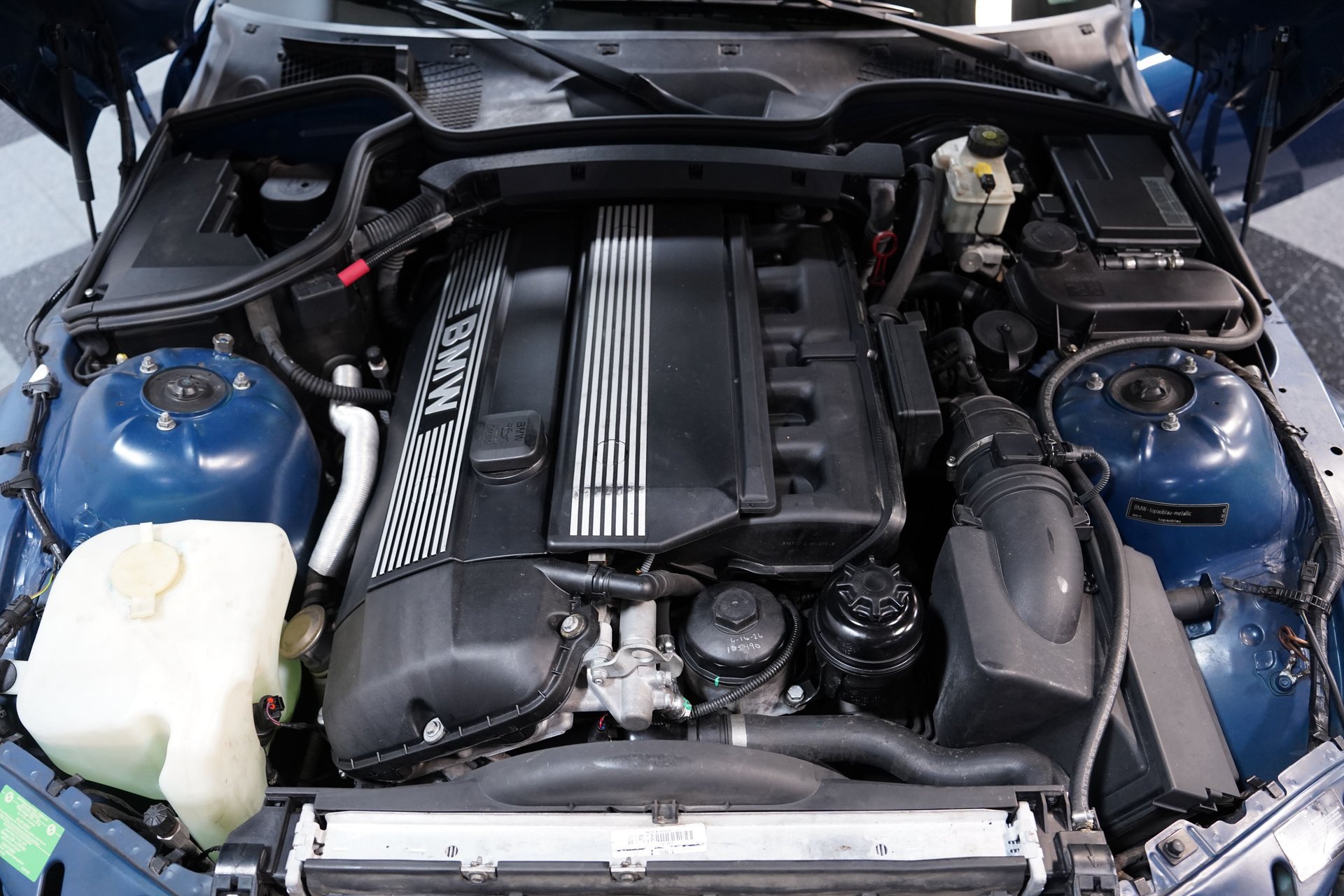 Used 2001 BMW Z3 3.0i RWD image 3