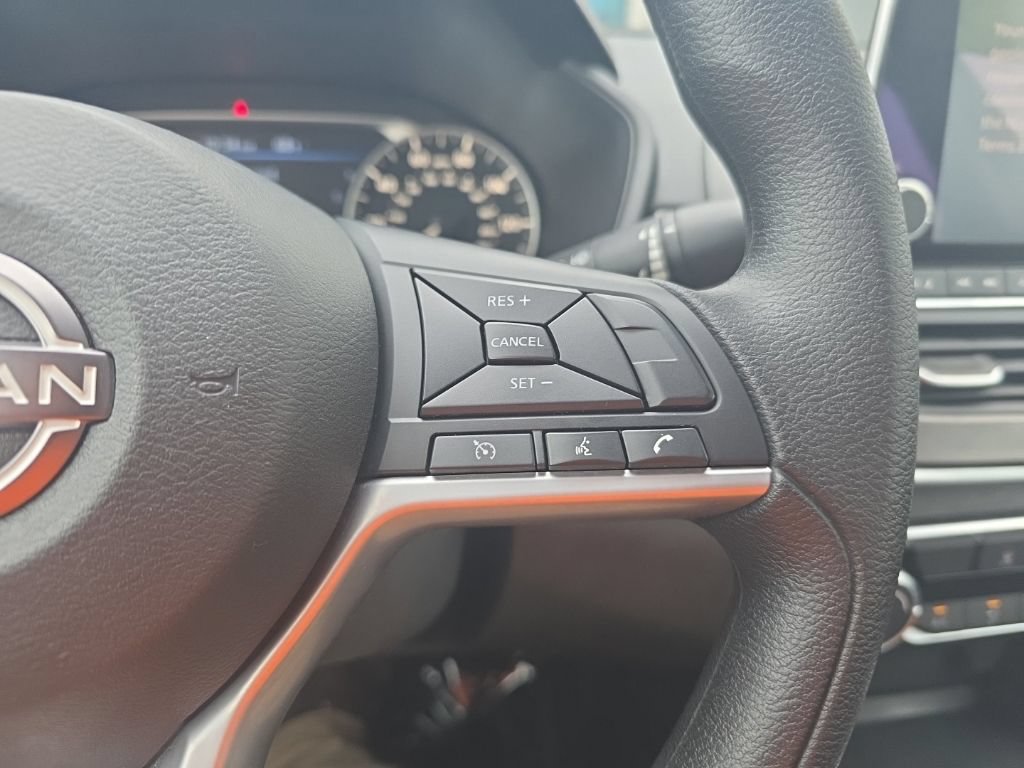 Used 2025 Nissan Altima 2.5 SV FWD image 12
