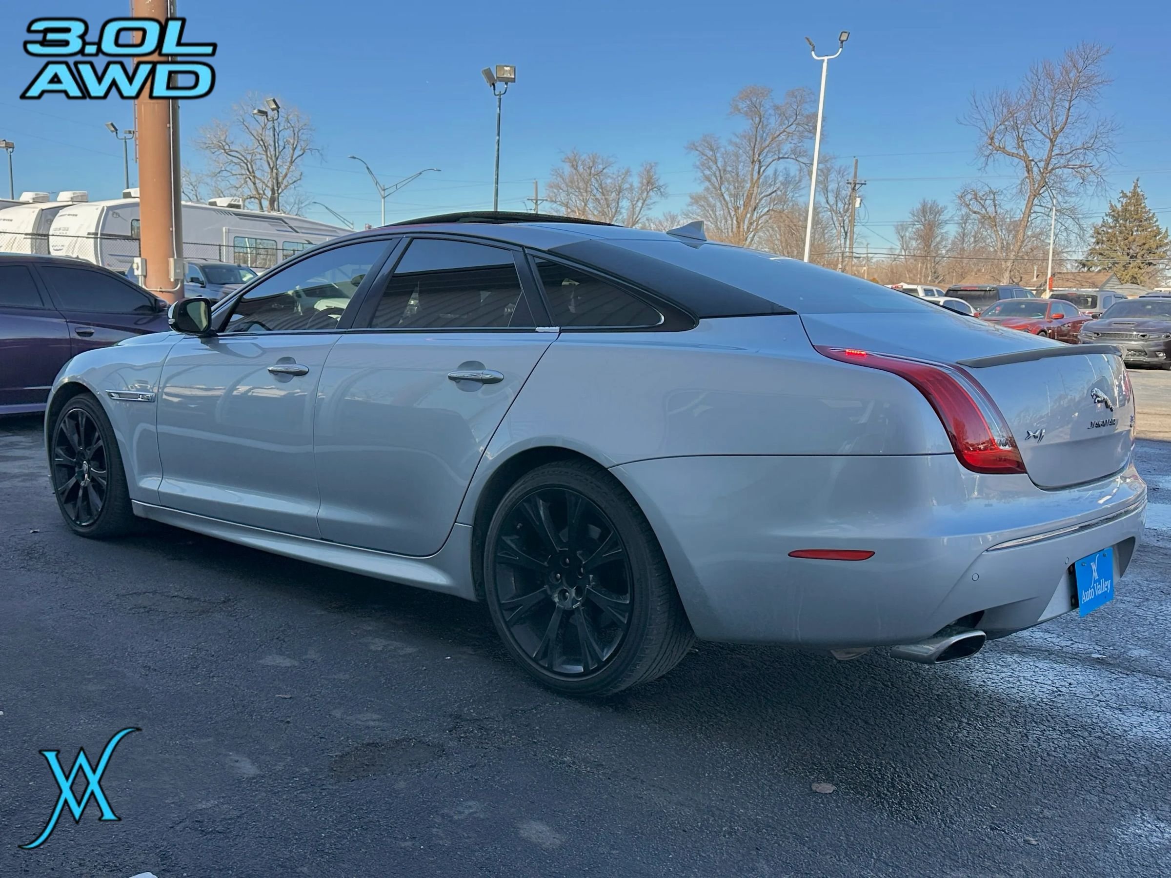 Used 2015 Jaguar XJ AWD image 5