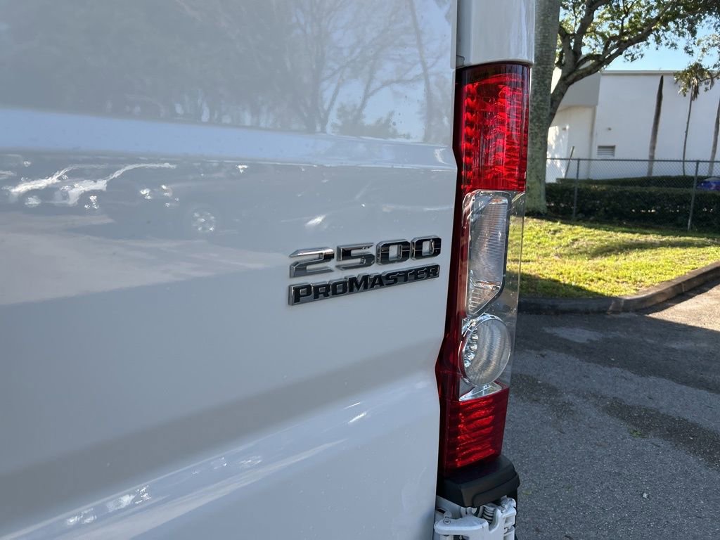 Used 2025 RAM ProMaster 2500 w/ Convenience Group FWD image 16