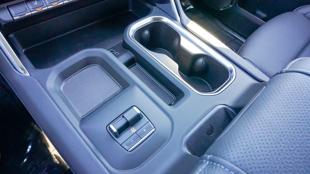 New 2026 GMC Sierra 3500 Denali w/ Denali Reserve Package image 17