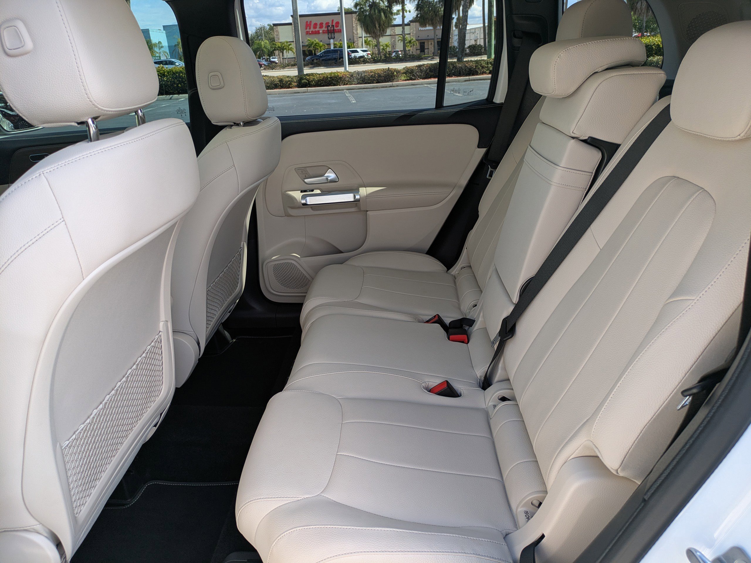 Used 2023 Mercedes-Benz GLB 250 image 13