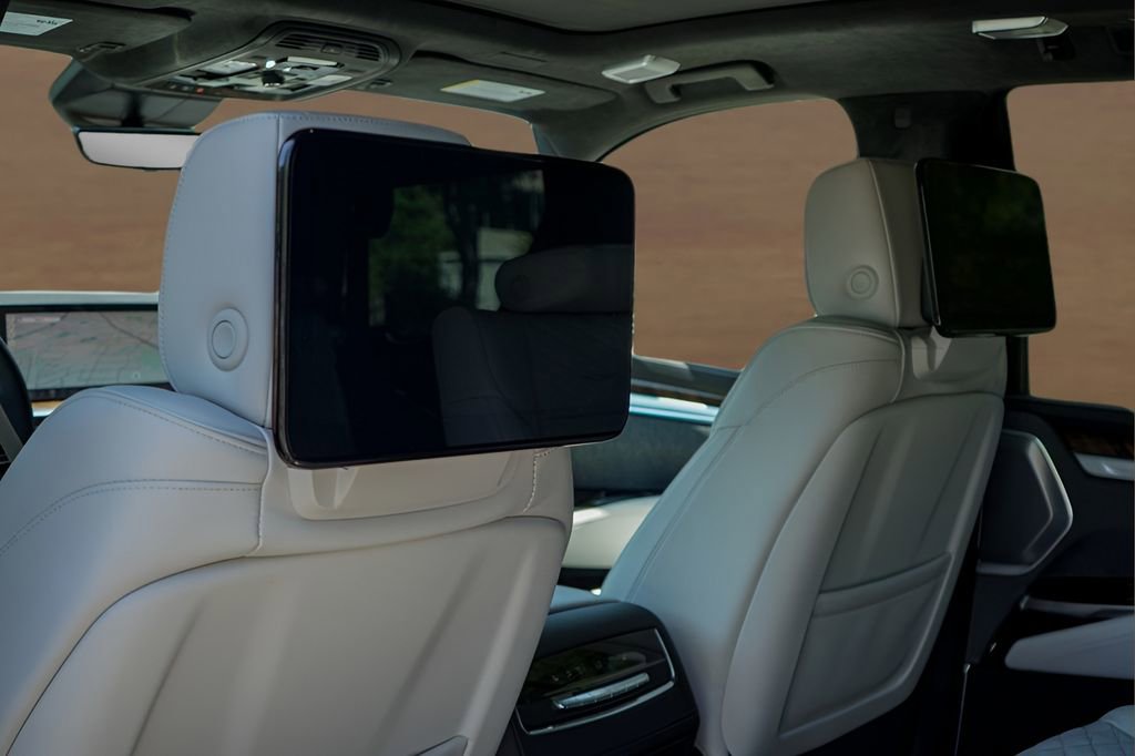 New 2026 Cadillac Escalade Platinum Sport w/ LPO, ONYX Package AWD/4WD image 19