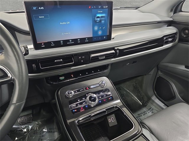 Certified 2022 Lincoln Nautilus Reserve w/ Equipment Group 201A image 17