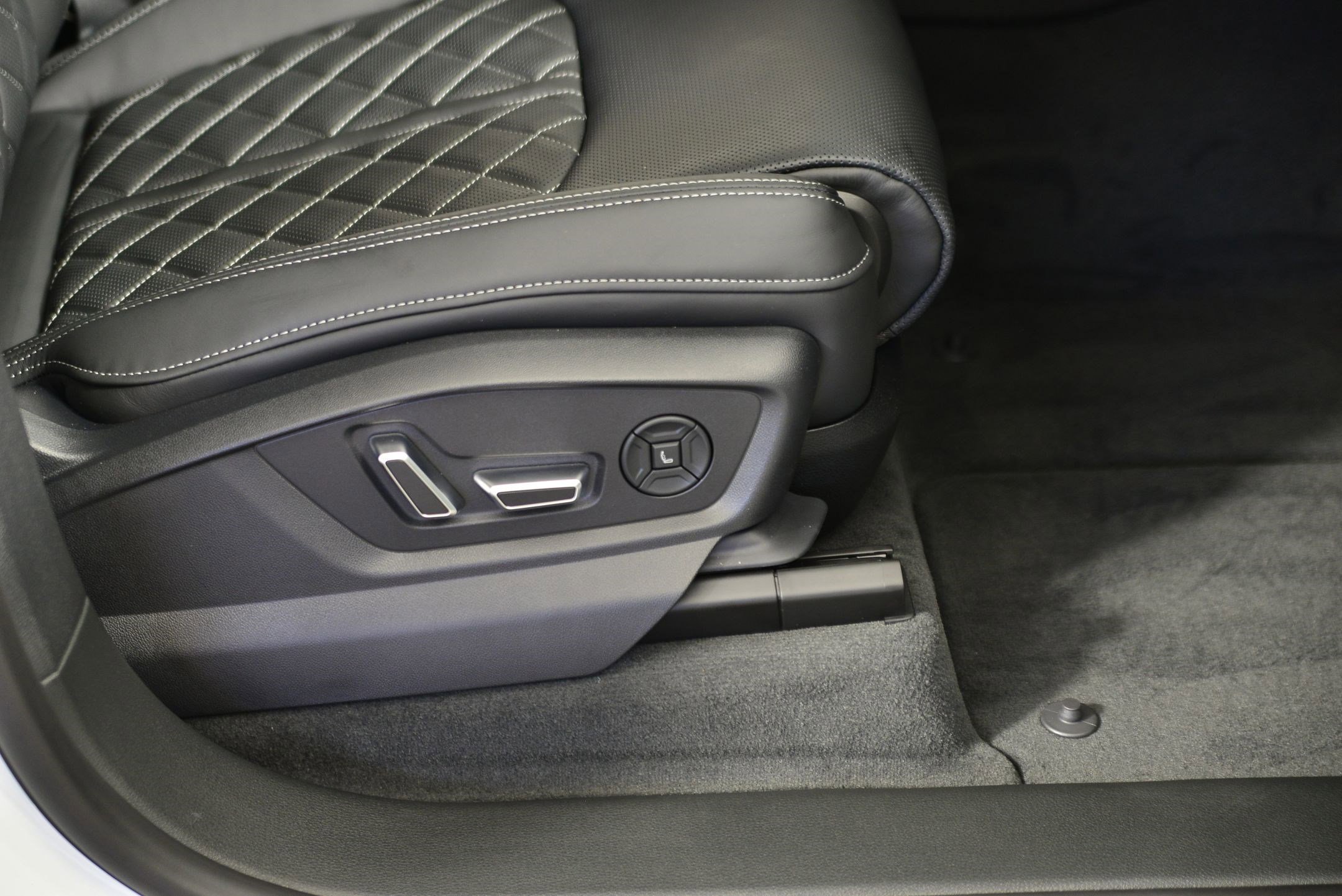 New 2026 Audi SQ8 Prestige image 10