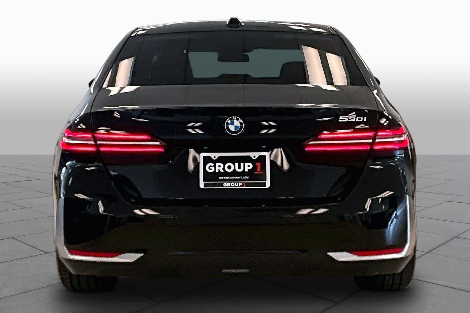 Used 2024 BMW 530i w/ Premium Package RWD image 4