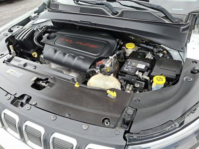 Certified 2022 Jeep Compass Latitude image 32