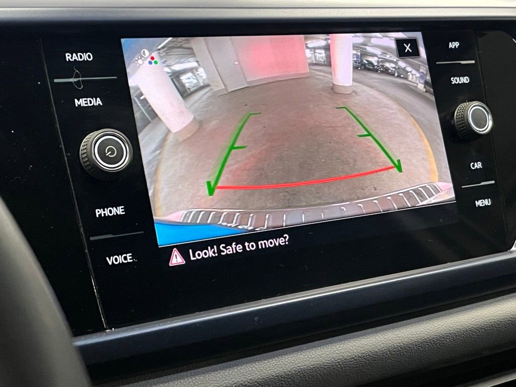 Certified 2023 Volkswagen Taos SE w/ Panoramic Sunroof Package image 28