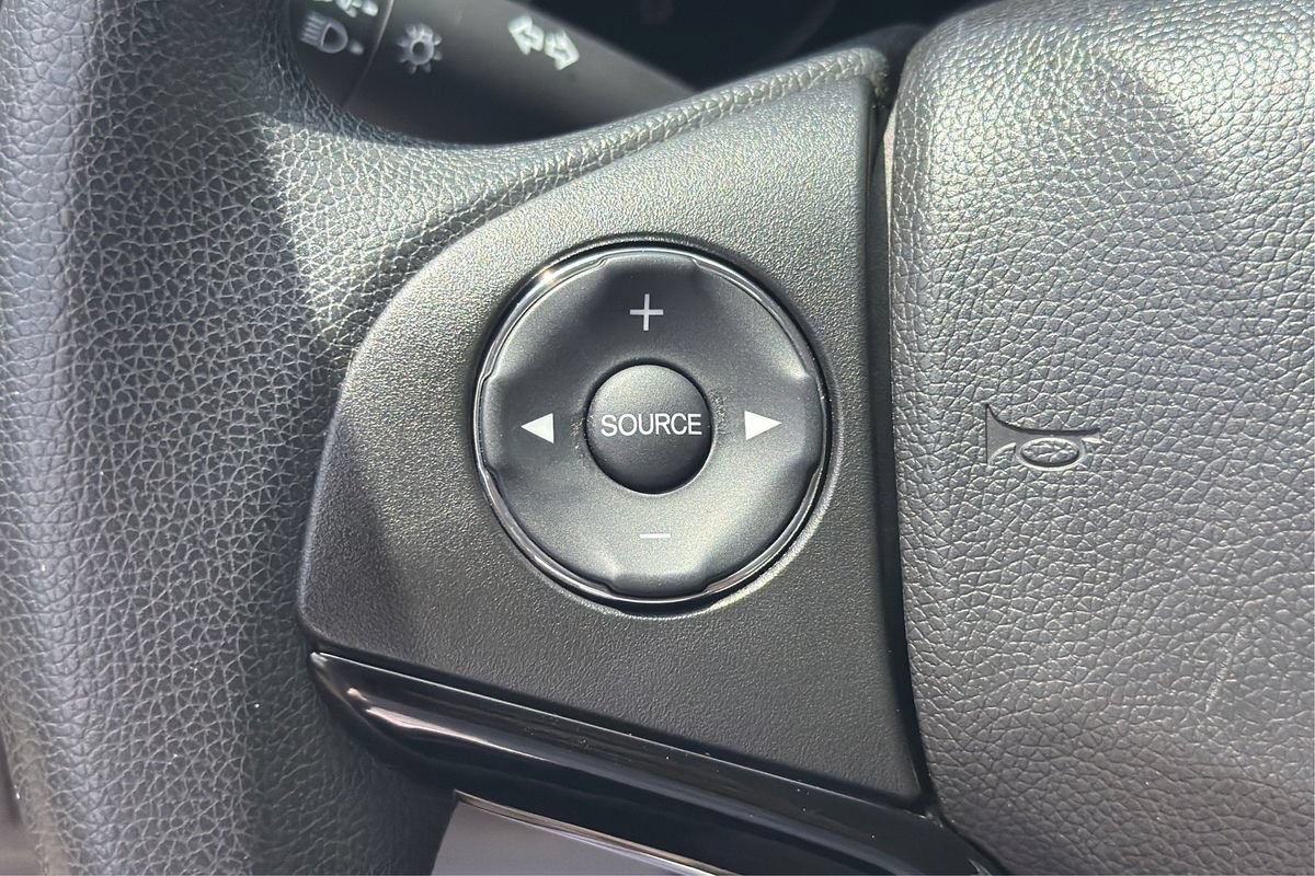 Used 2018 Honda HR-V LX image 29