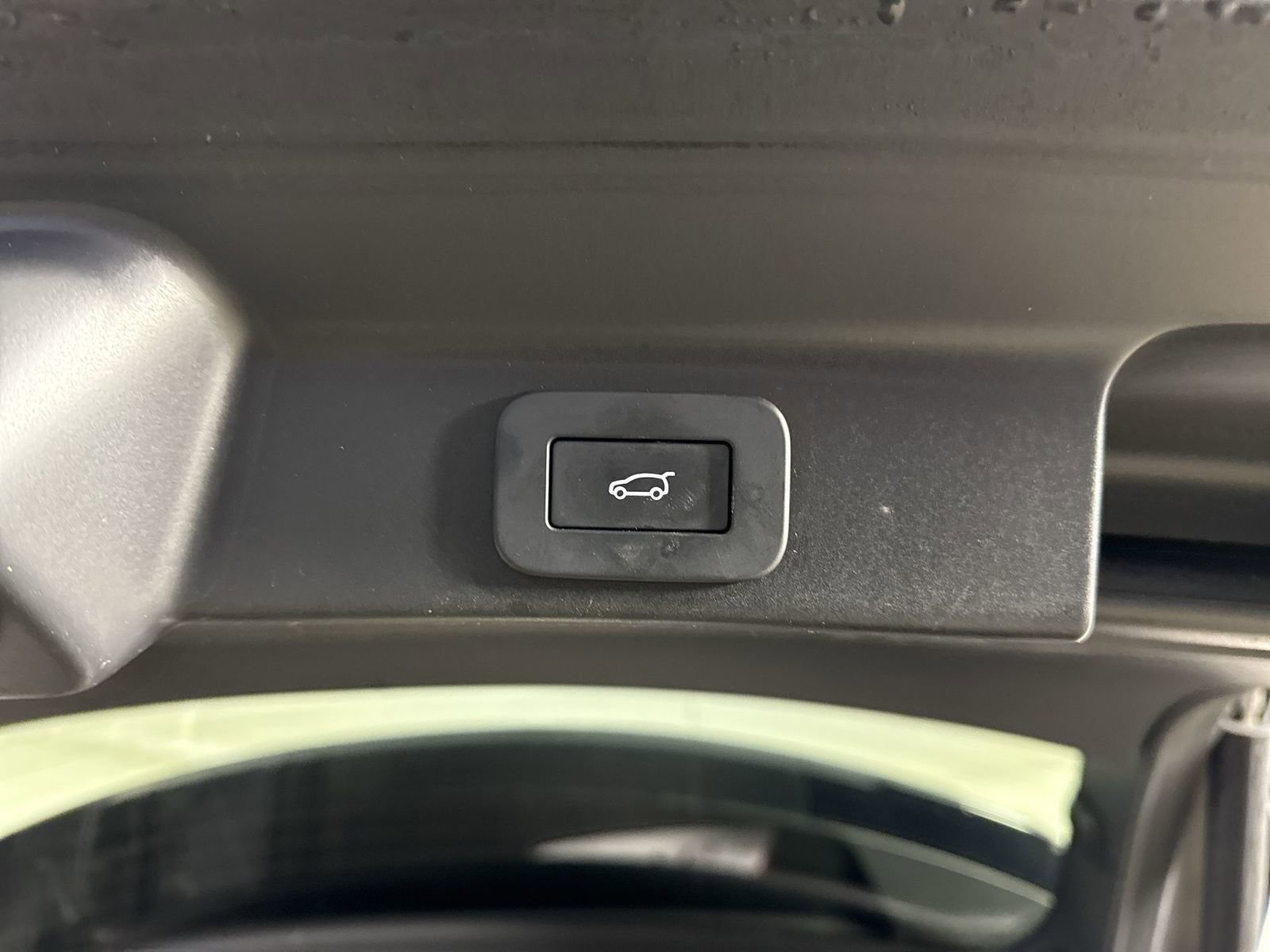 Used 2024 Jaguar F-PACE R-Dynamic S image 33