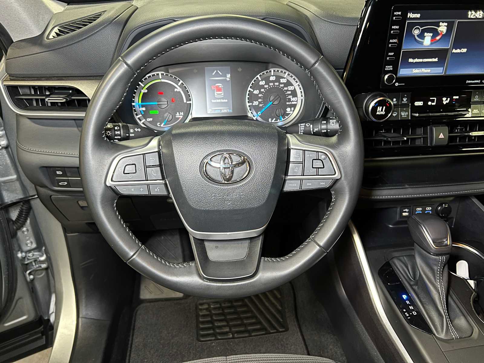 Used 2022 Toyota Highlander LE image 26
