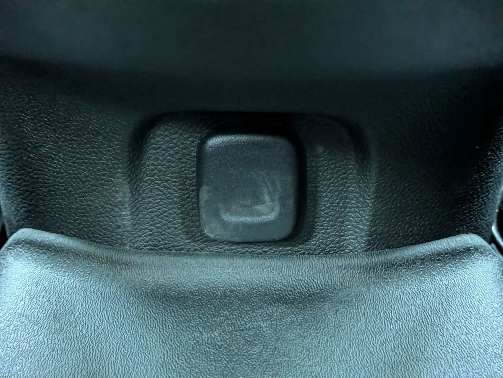 Used 2015 Chevrolet Impala LTZ FWD image 16