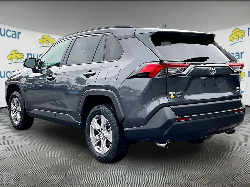 Used 2025 Toyota RAV4 XLE AWD/4WD image 4