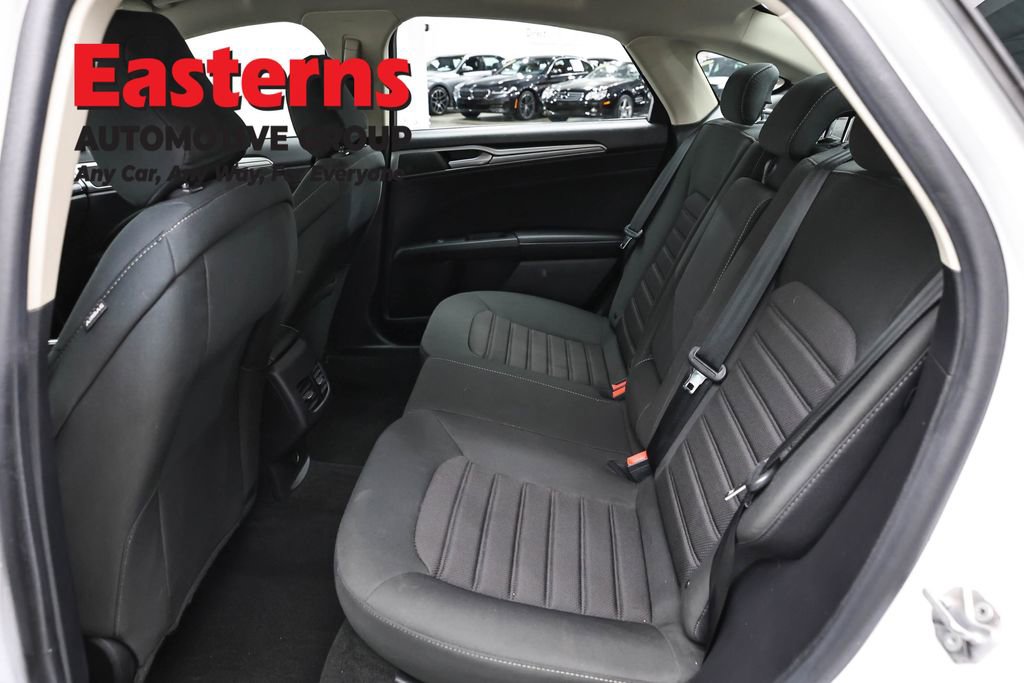 Used 2020 Ford Fusion SE FWD image 20