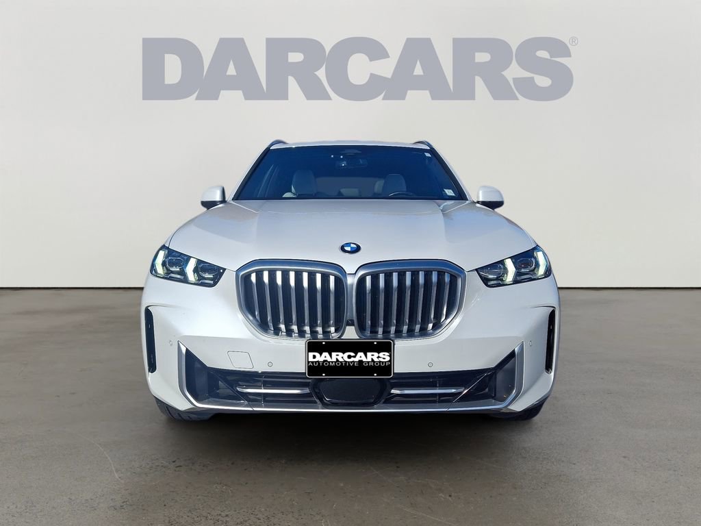 Used 2024 BMW X5 sDrive40i w/ Premium Package image 2