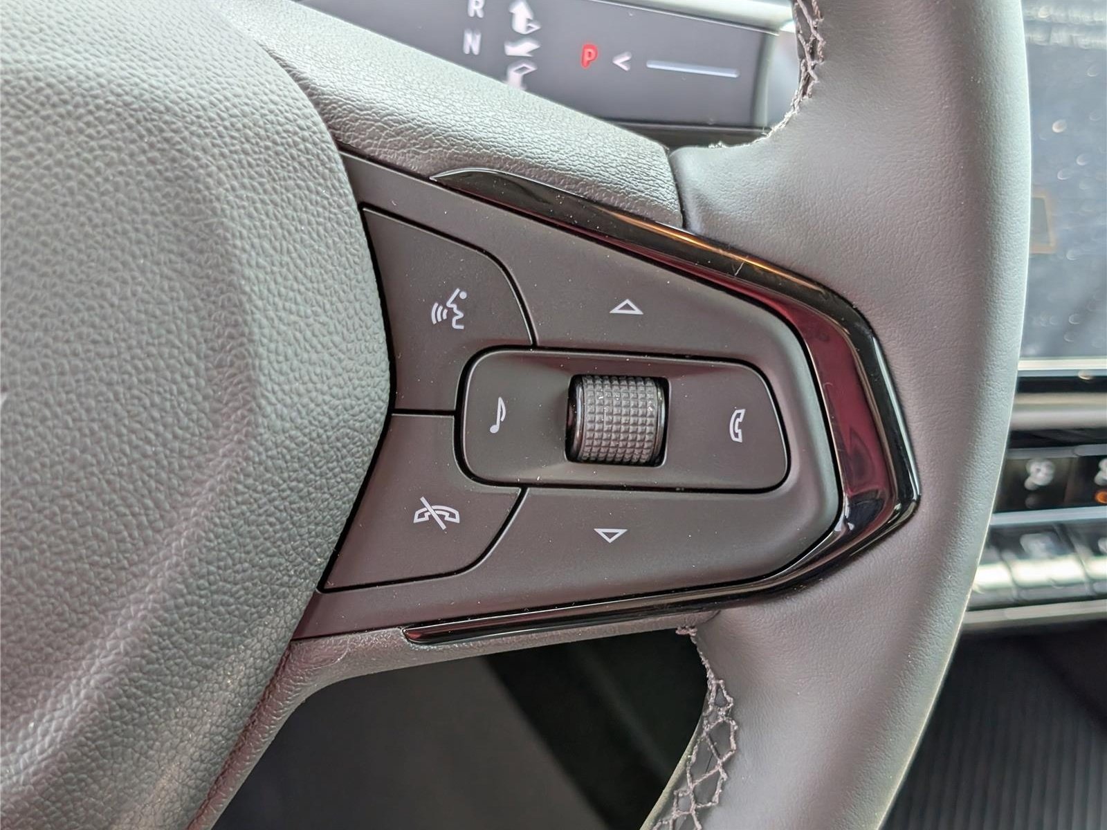 New 2027 Chevrolet Bolt LT w/ Comfort Package FWD image 18