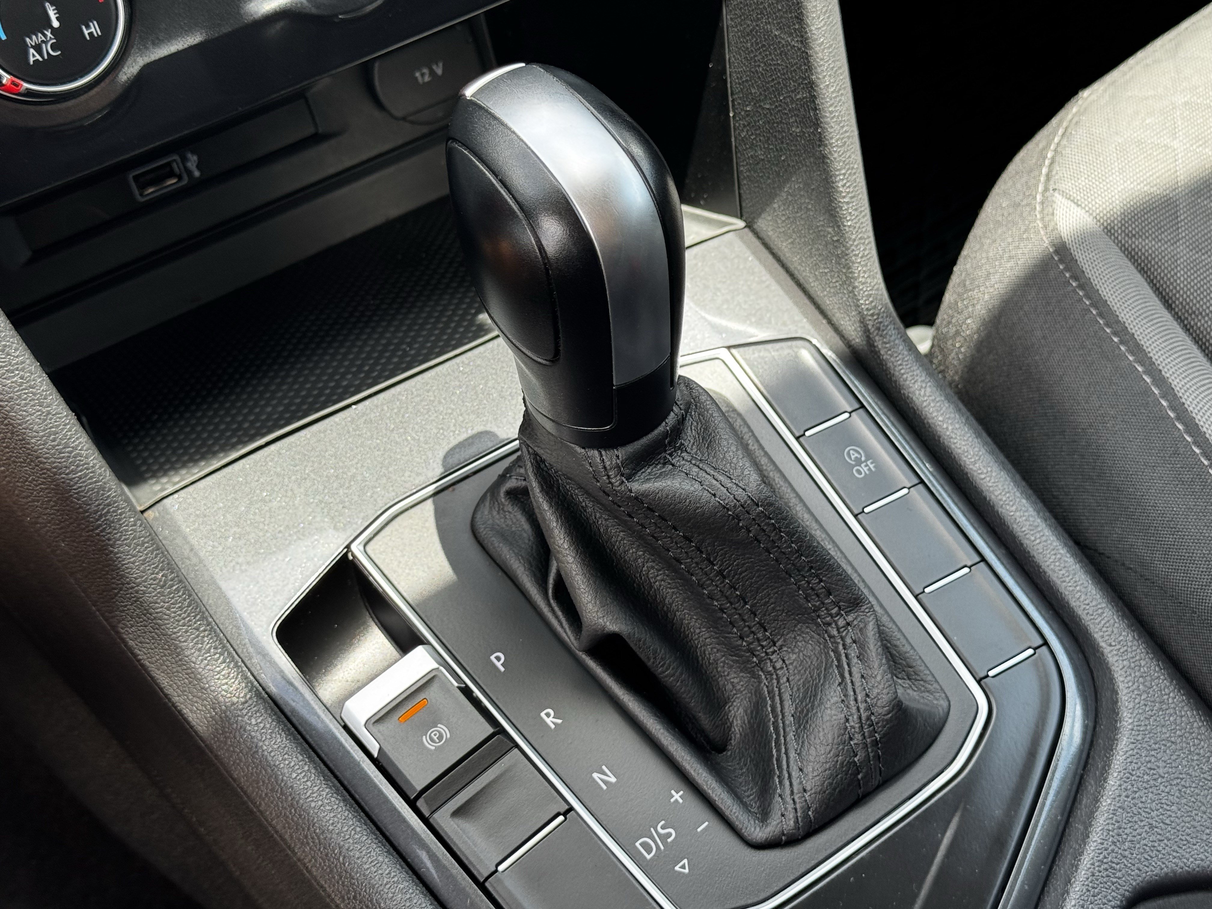 Used 2019 Volkswagen Tiguan S FWD image 21