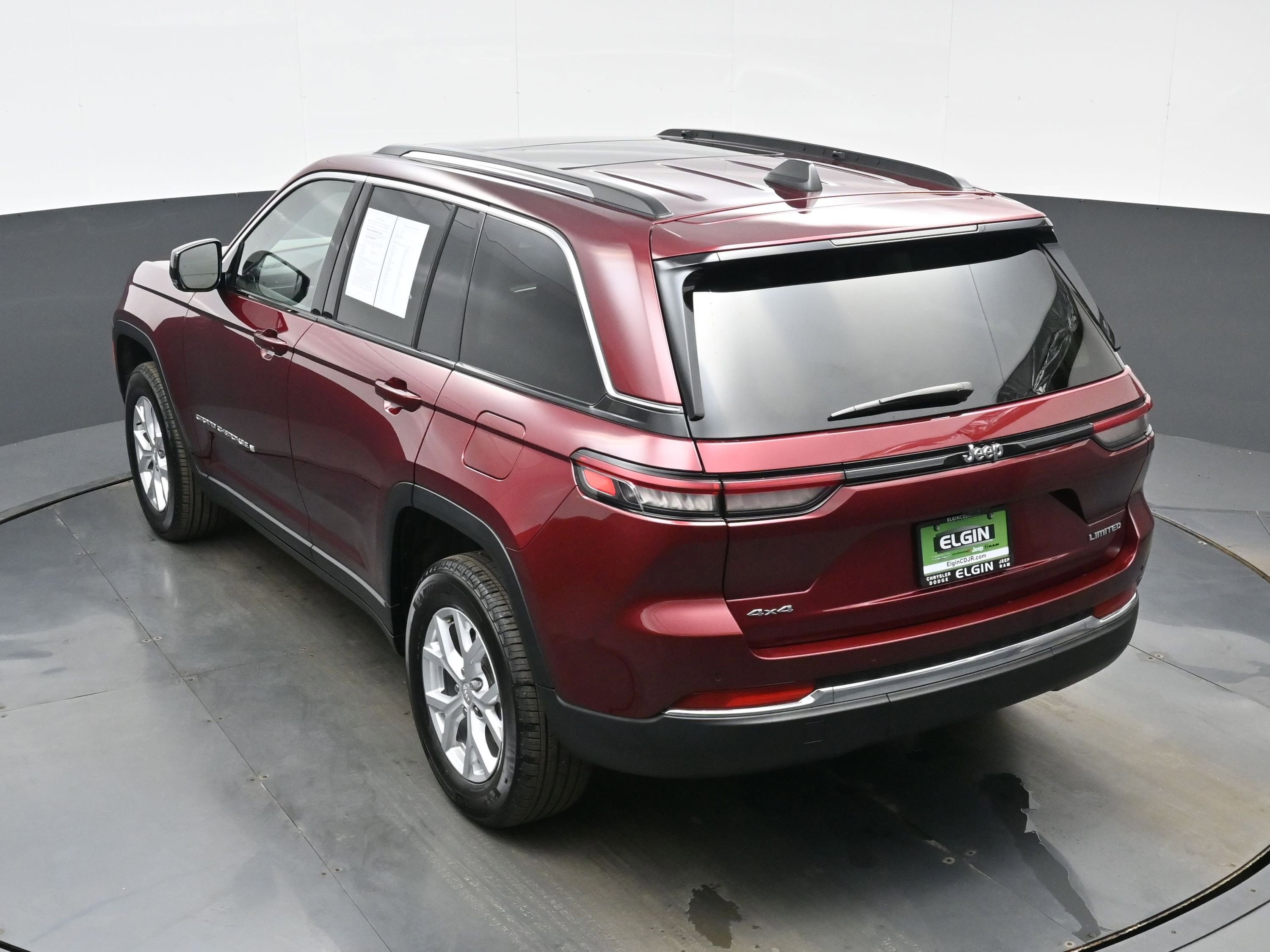 Used 2023 Jeep Grand Cherokee Limited image 36