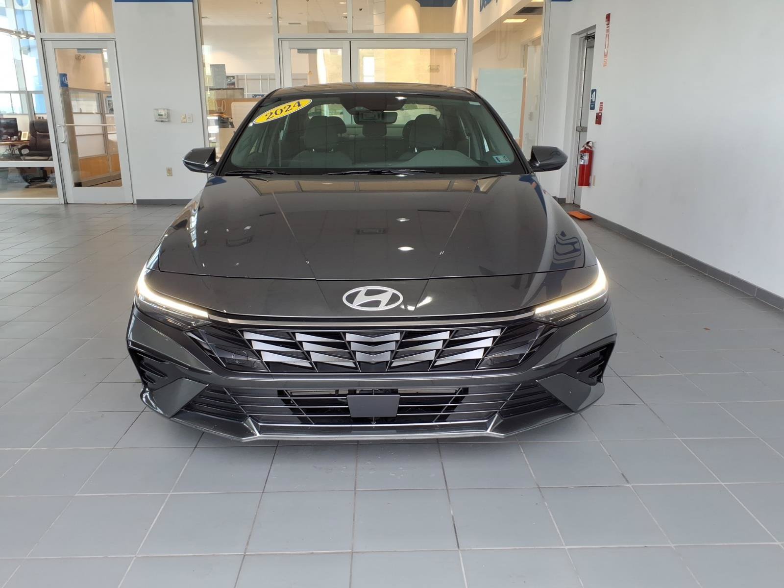 Certified 2024 Hyundai Elantra SEL w/ Convenience Package FWD image 2
