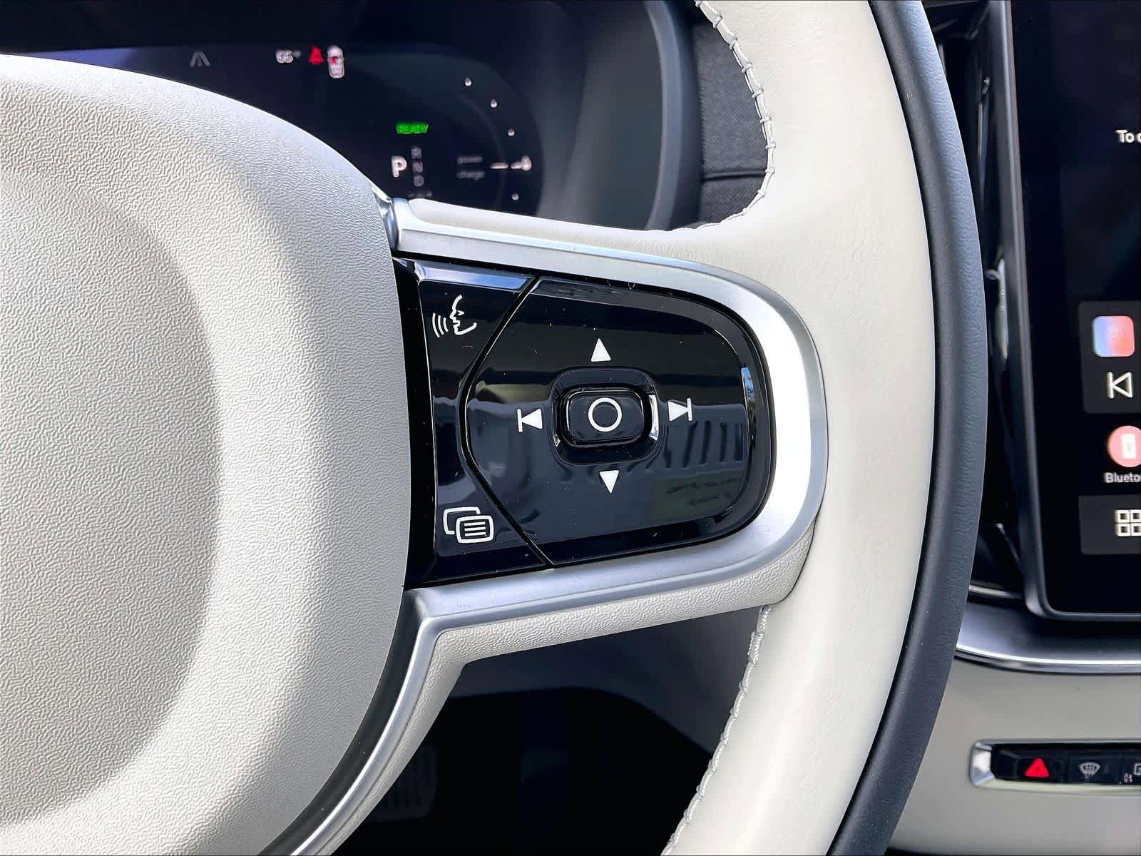 New 2026 Volvo XC90 T8 Ultra w/ Protection Package Premier AWD/4WD image 18