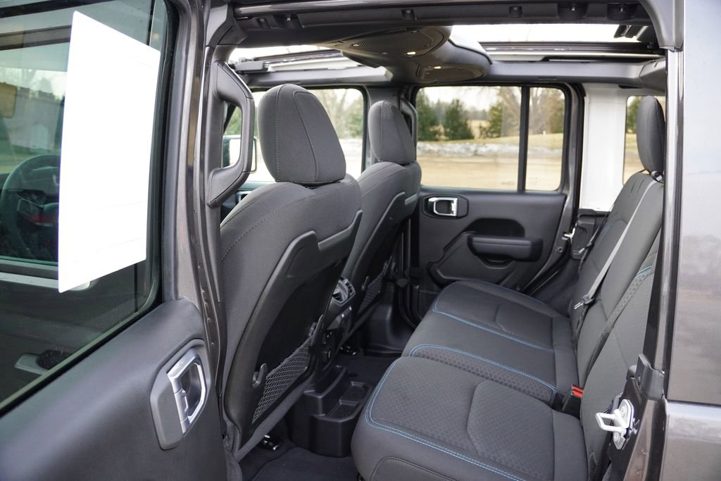 Certified 2025 Jeep Wrangler Unlimited Rubicon 4xe w/ Safety Group image 18