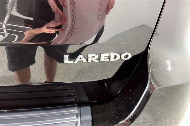 Used 2020 Jeep Grand Cherokee Laredo AWD/4WD image 31