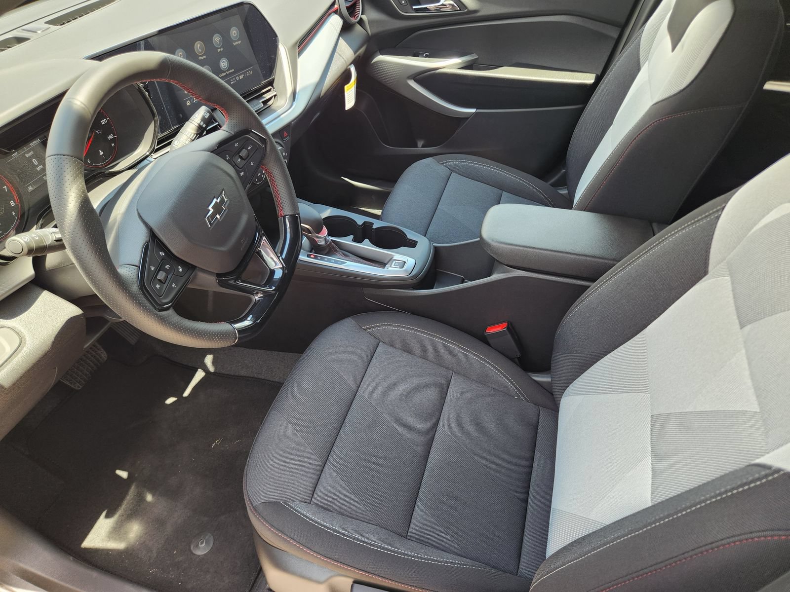 New 2026 Chevrolet Trax RS w/ Sunroof Package FWD image 12