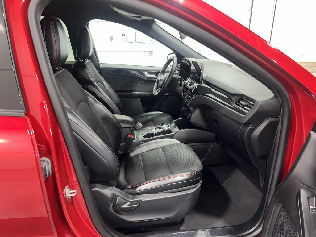 Used 2025 Ford Escape ST-Line Select AWD/4WD image 35