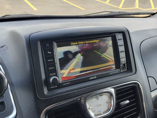 Used 2013 Chrysler Town & Country Touring FWD image 31