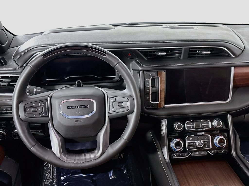 Certified 2024 GMC Yukon Denali Ultimate AWD/4WD image 28