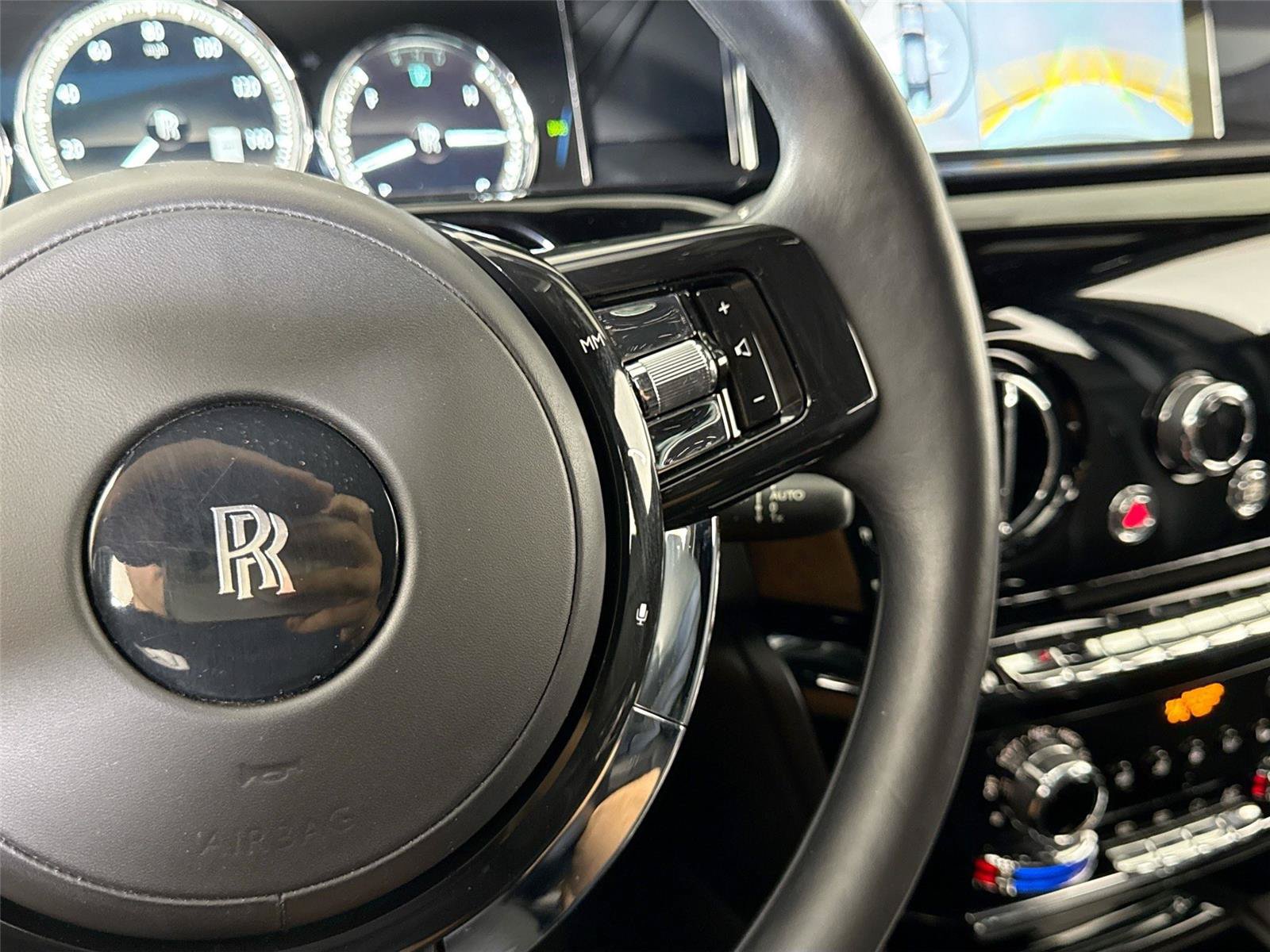 Used 2019 Rolls-Royce Phantom Sedan RWD image 21