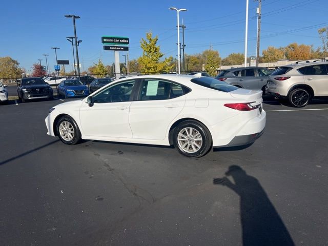 Used 2025 Toyota Camry LE image 16