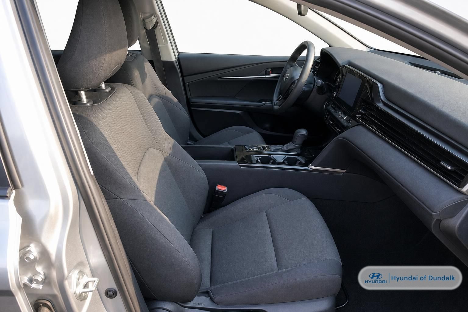 Used 2025 Toyota Camry LE FWD image 8