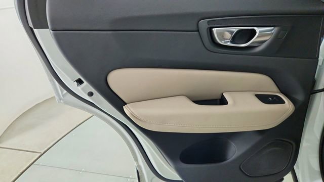 New 2026 Volvo XC60 B5 Plus w/ Climate Package PRO AWD/4WD image 28