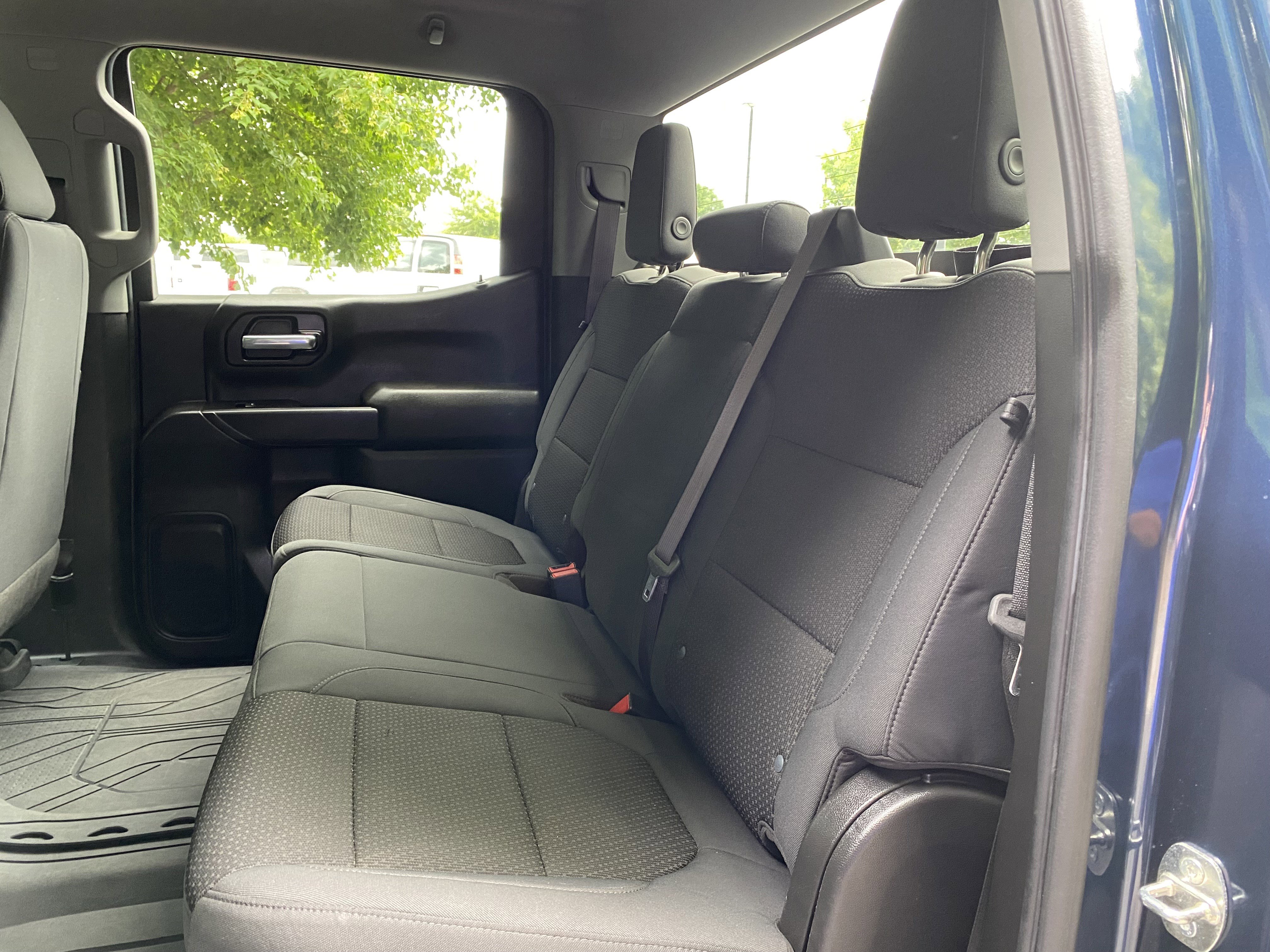 Used 2020 Chevrolet Silverado 1500 Custom w/ Custom Value Package AWD/4WD image 33