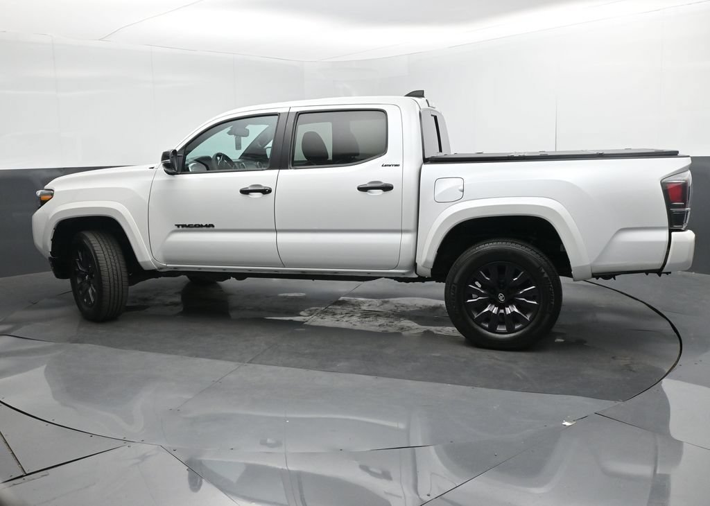 Used 2023 Toyota Tacoma Limited AWD/4WD image 31