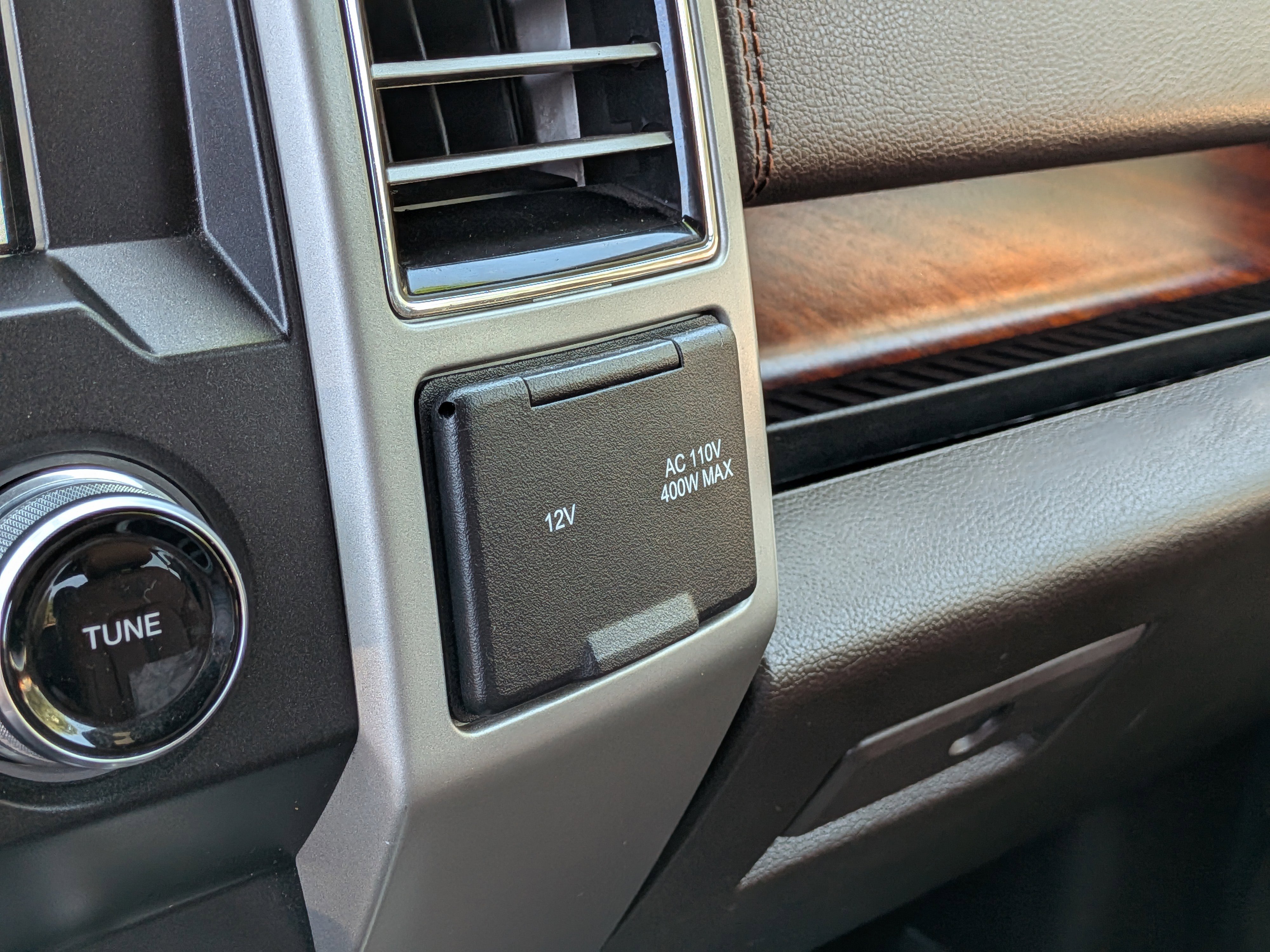 Used 2019 Ford F150 King Ranch w/ Equipment Group 601A Luxury AWD/4WD image 33