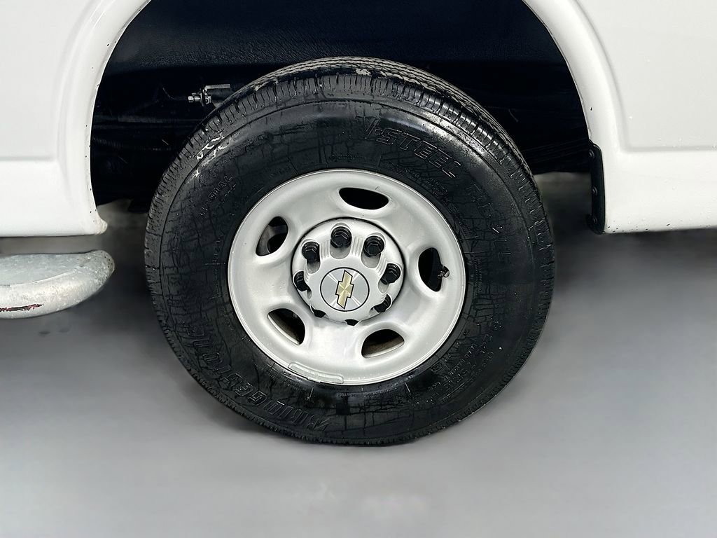 Used 2024 Chevrolet Express 2500 w/ Driver Convenience Package RWD image 34