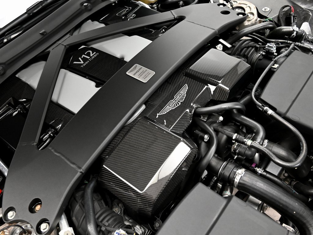 Used 2025 Aston Martin Vanquish image 37