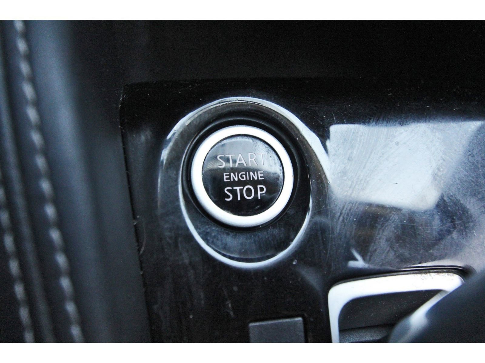 Used 2019 Nissan Kicks SV image 19