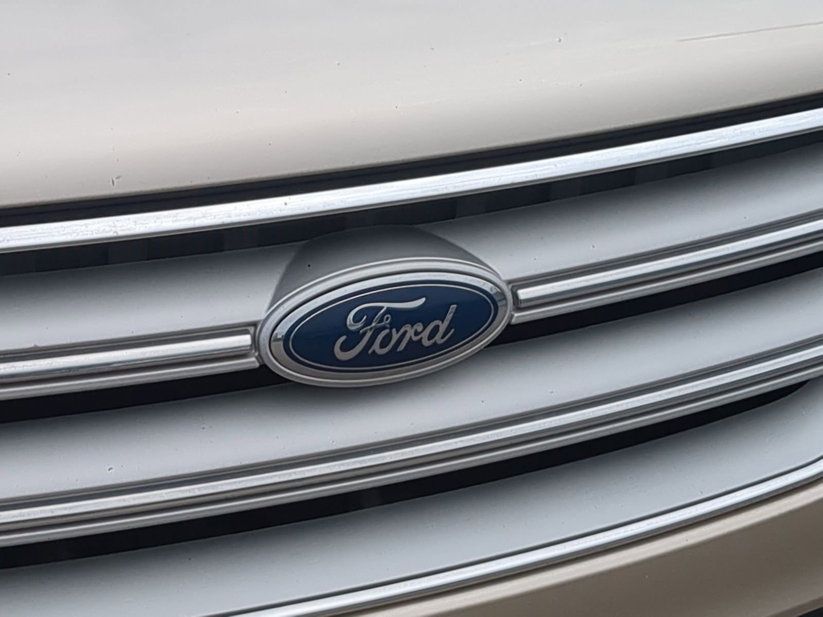 Used 2018 Ford Escape Titanium w/ Ford Safe & Smart Package image 16