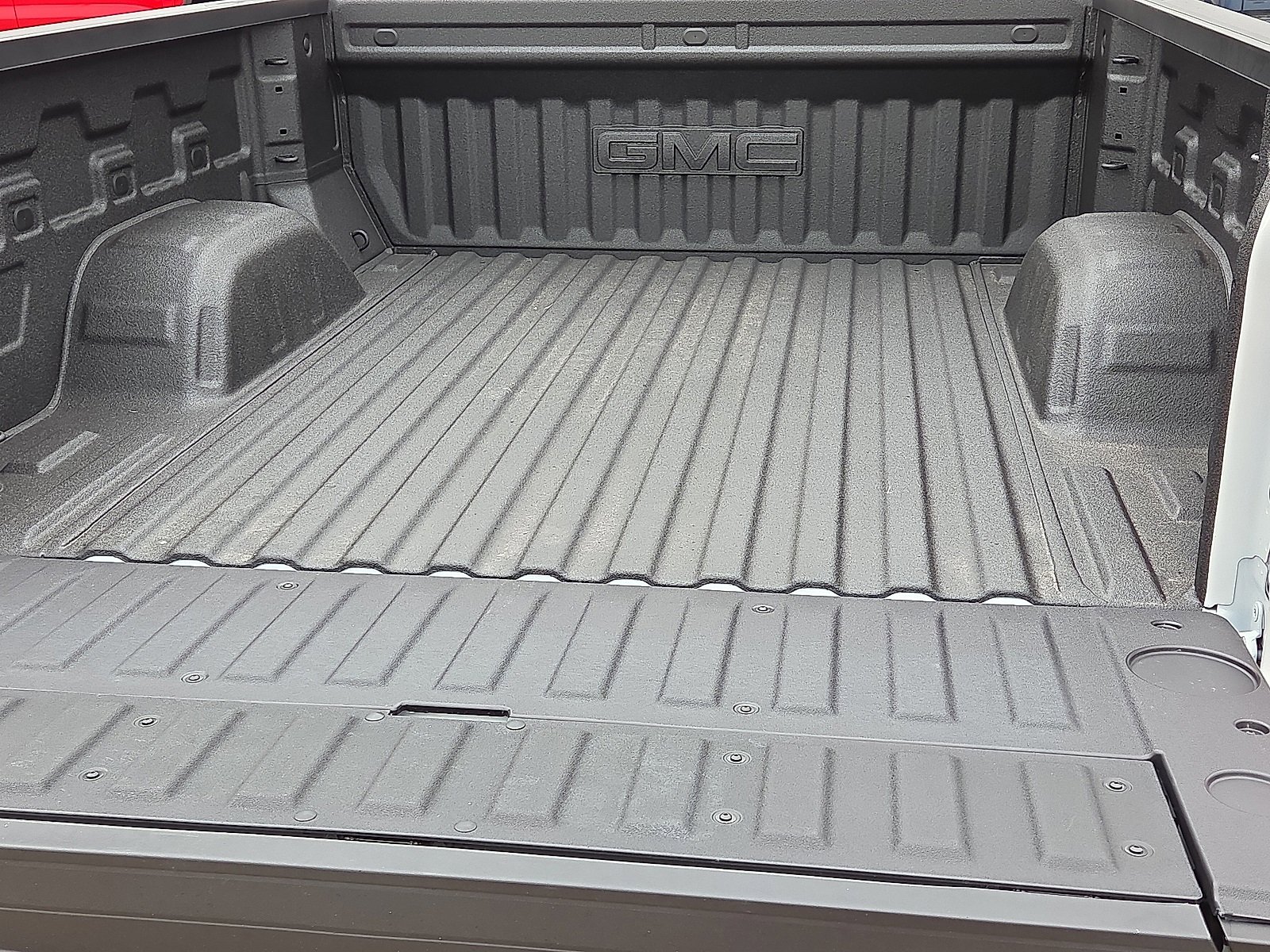 New 2026 GMC Sierra 1500 SLT image 7