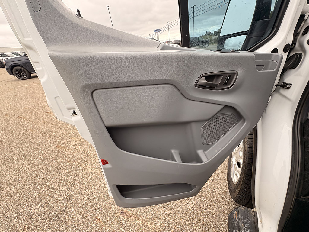 Used 2016 Ford Transit 250 130 Low Roof w/ Exterior Upgrade Package RWD image 20