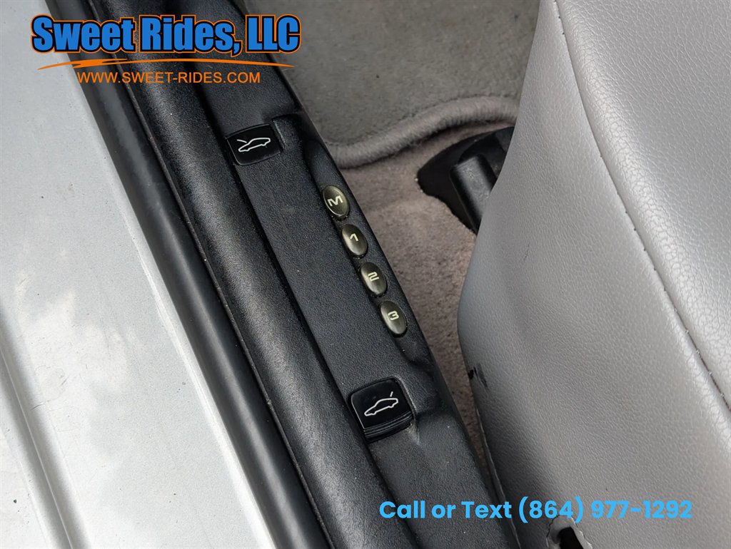 Used 2001 Porsche Boxster RWD image 18